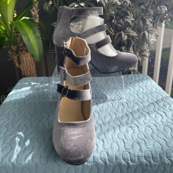 Yoki Gray Ankle Boots with Straps - Picture 6 of 8